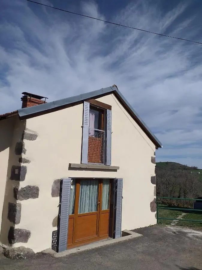 Holiday home Location Insolite Dans Un Four A Pain Saint-Etienne-de-Carlat